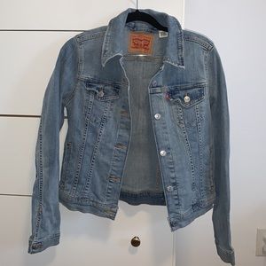 LEVI’S Women’s Original Denim Trucker Jacket